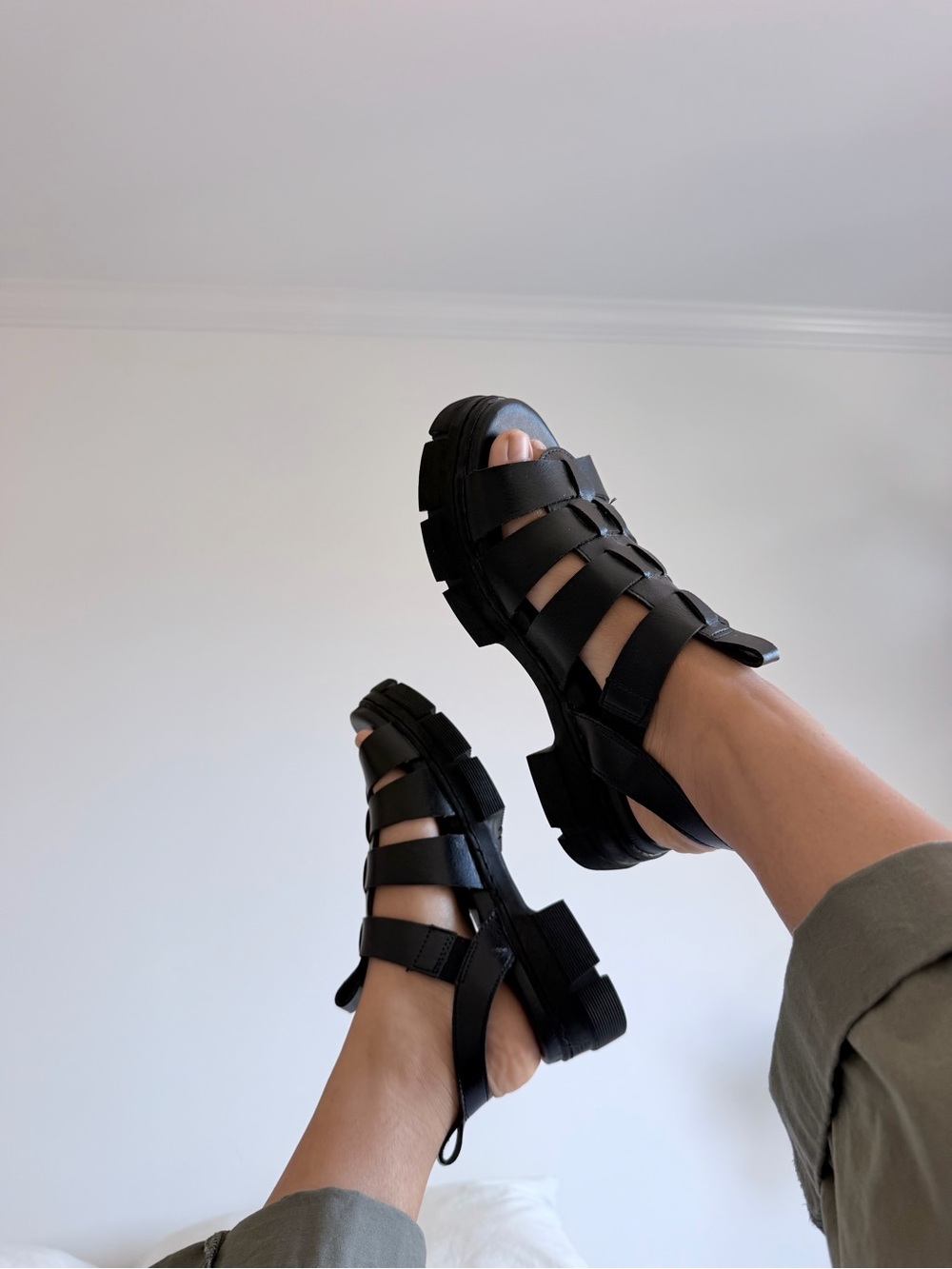 Black Women's Strappy Fisherman Sandals